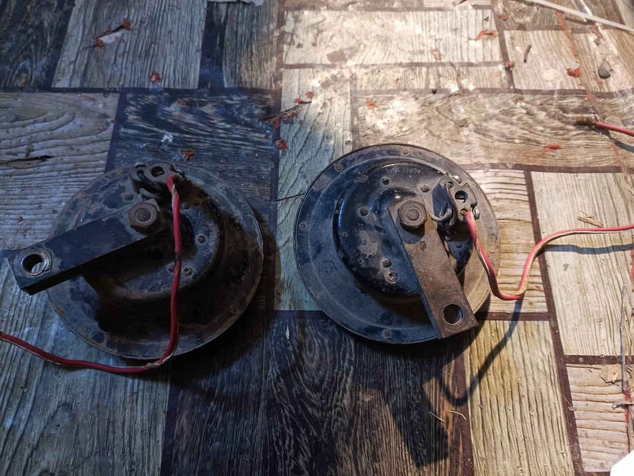 سلام عليكم اخوان هورنات قديمات عندي من زمن الريمات قيم بلي يرضي الله وخذهن بغداد ***********
