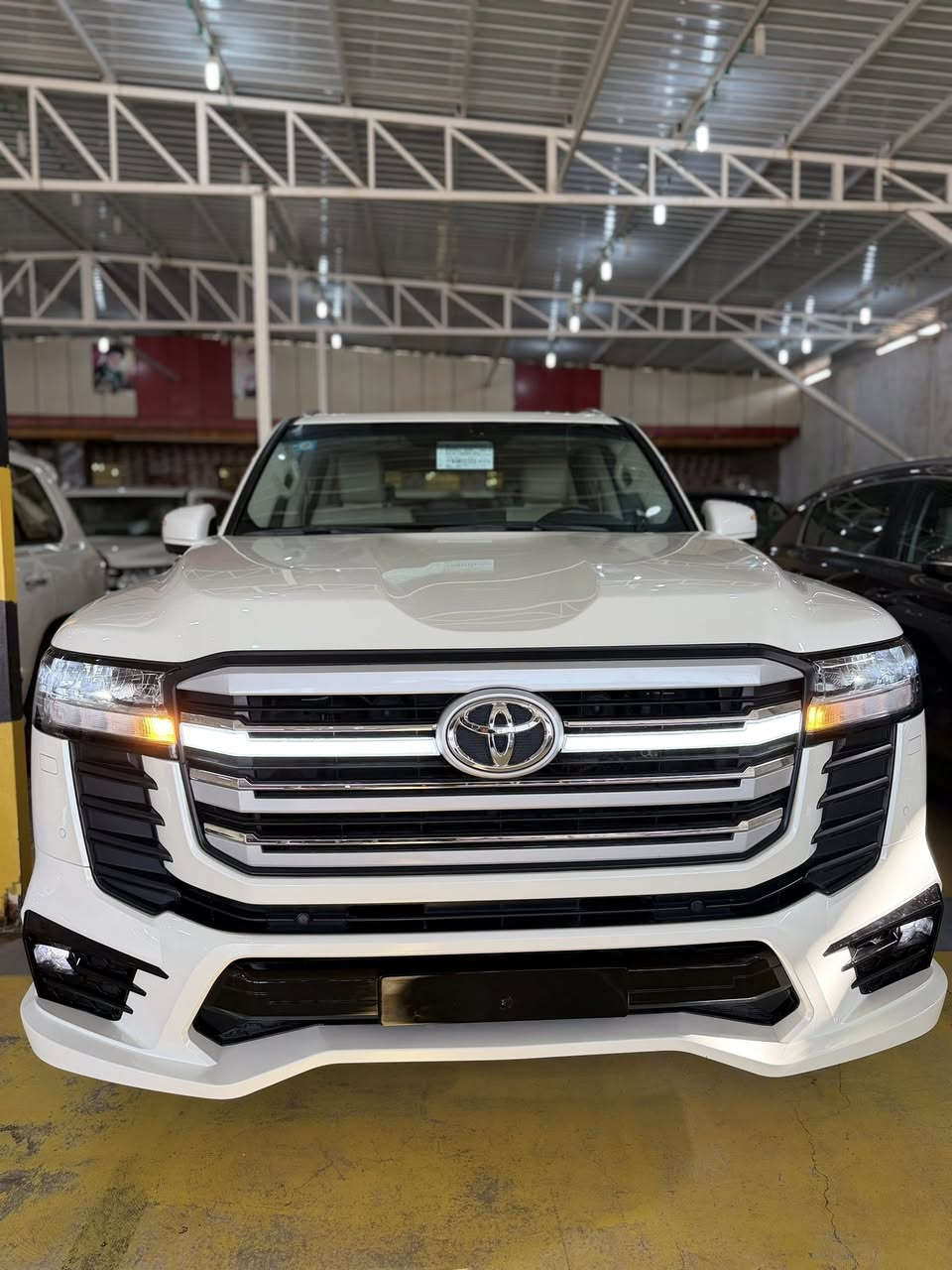 يعلن معرض بيت شريجي👑 عن وصول تويوتا لاندكروز limited ساز sas اصلي ضمان وباركود 
2024ماشيه 24 الف  حقيقي شرط الفحص لسياره مرقم بغداد فول شاشات وتطبيق  لمتد مكفوله نستقبل بيع او مراوس العنوان كوت حي لحكيم 🧿
#تويوتا_ لاندكروز_2024 gxr limited✈️
اللون: ابيض white
عداد المسافات24km
المواصفات:  رقم بغداد فول مواصفات ١/١
شباك لد
سلايد(فتحة قمارة)
كراسي جلد اصلي(بيجي)
كراسي اثنين كهرباء
تبريد خلفي شاشة
شحن الهاتف لاسلكياً
ثلاجه
كروس سرعة 
خمس بصمات
فول تحكم استيرن(جهتين امامي+جهتين خلفي)
شاشة عرض الاعطال
صندوك كهرباء(شفط)
فتح صندوك تلقائيا  
دبل كير(عادي+اوتوماتيك)
ناقل حركة ٨ نمر
دبل حساس(امامي+خلفي)
نظام تحكم بمستوى الضوء الداخلي
مانع تزحلق
نظام فتح الابواب لاسلكياً
فور ويل
شاشة امامية كبيرة اصلية
شاشات خلفيه تطبيق 
كامرة خلفية اصلية
تشغيل عن بعد
دوسات كتابة landcruiser
اشارة بالمري
مري كهرباء(شفط)
لايت عدسة زنون(عالي+ناصي)
لد امامي
#ويل_20_الجديد_كليا
#سستم_صوت
مدخل
CARPLAY
‏BLUETOOTH 
‏AUX
‏I POD
‏USB
‏CD
سعرها 725 وبيها مجال 
للاستفسار الاتصال بِنَا على الأرقام التاليه

  حسنين ‭0771 508 5598‬ واتساب او اتصال
