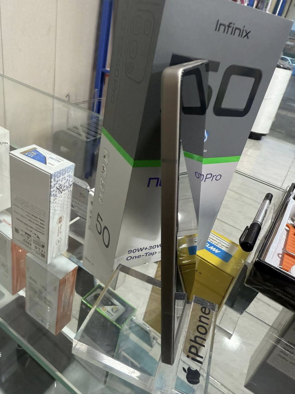 انفنكس نوت ٥٠ برو جديد كلش استخدام اقل من شهر 
ذاكرة ٢٥٦ رام 8G السعر : ٢٦٠ وخادم للطيبين


**إذا كنت صاحب هذا الإعلان وتريد حذفه لأي سبب، رجاءا أرسل رسالة إلى الدعم الفني**