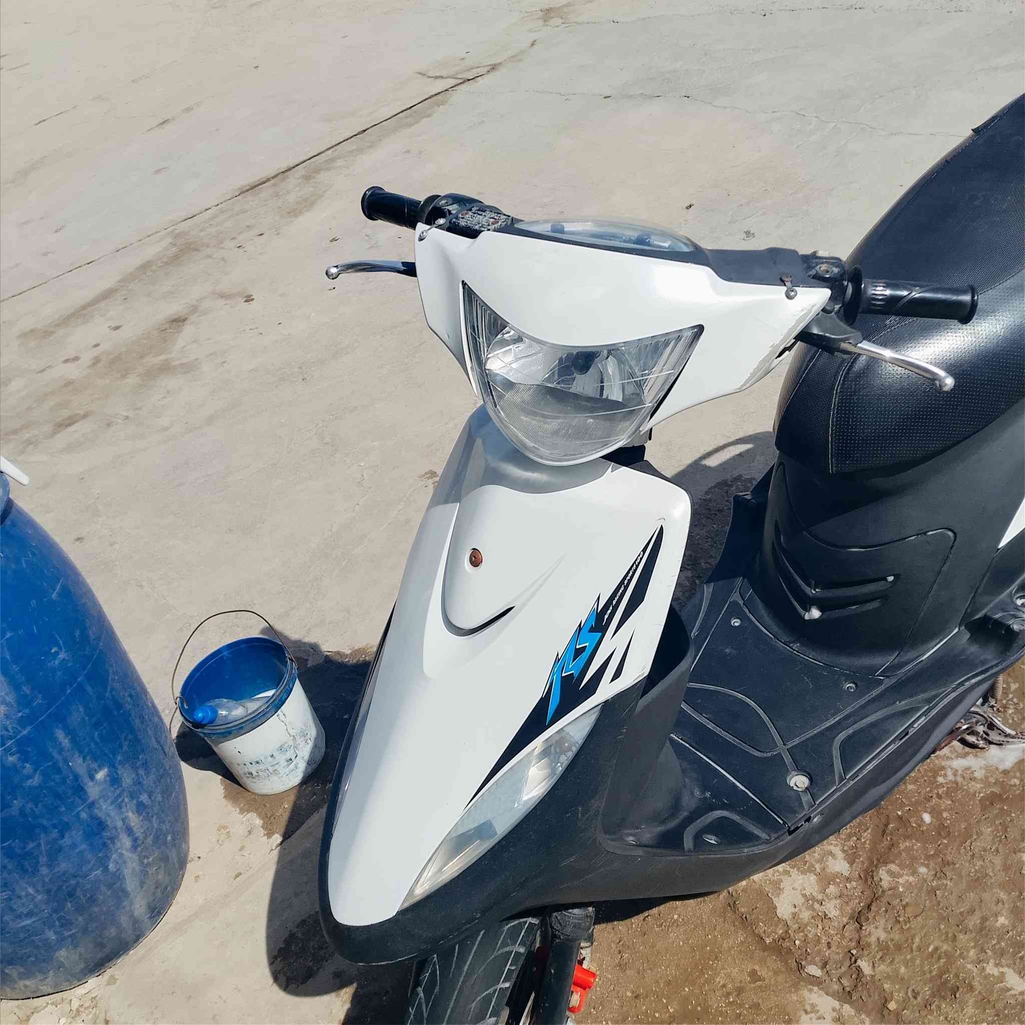 السلام عليكم ماكس عدله بلادي ومختمه كلها برغي مملعوب بيه السعر 750 مكاني حله حي الجزائر ***********‬‏
