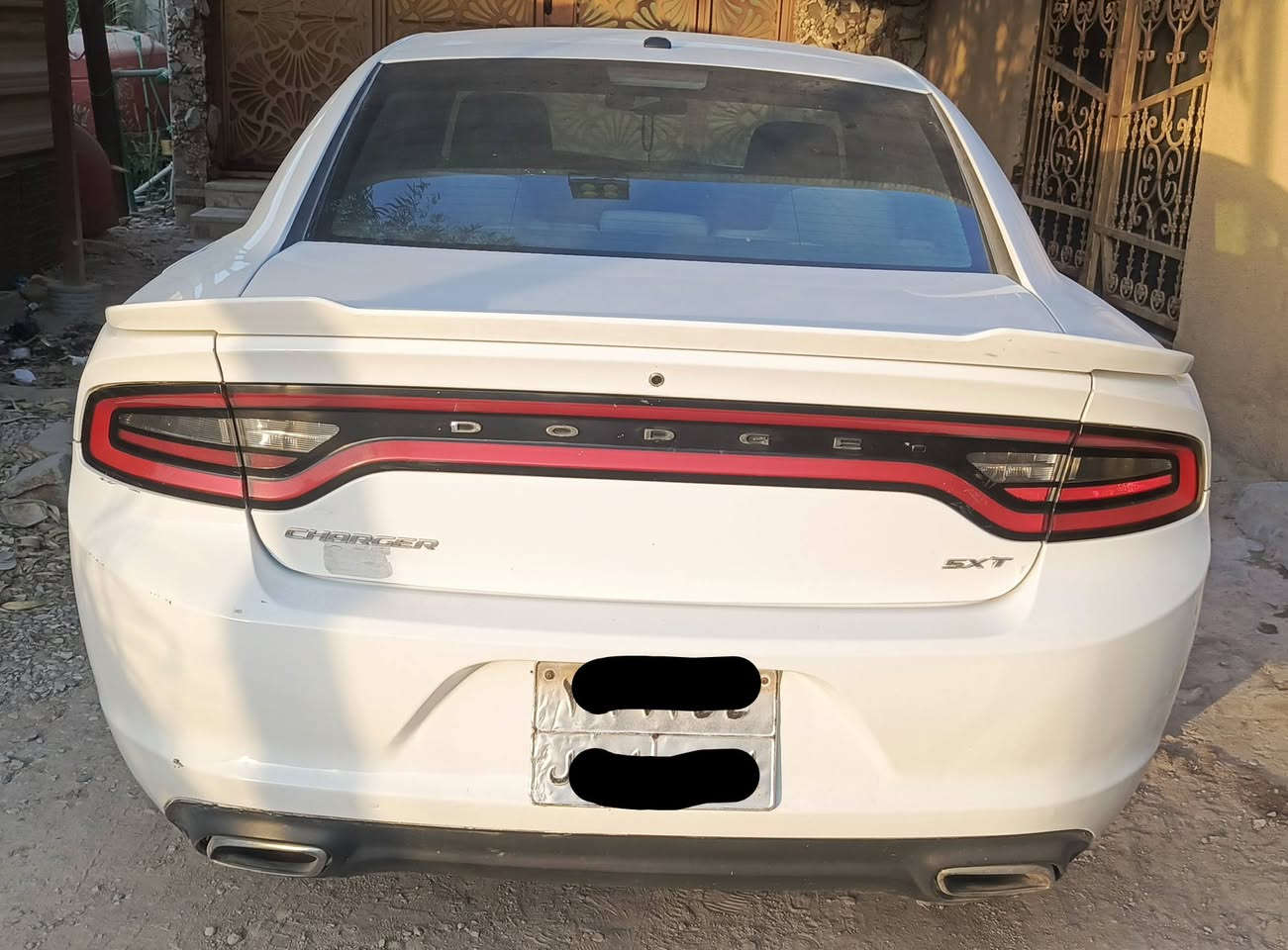 دوج جارجر  كندي مديل 2016 الضرر جاملق ايمن امامي وتبديل بيبان ثنين بلاد بدون صبغ اثر شخوط صفحت السائق  وتحتاج حدادية  السنوية منتهية بئسم شركة وشركة عليها ضريبة وماتحول بس اسوي وكايل السعر 150 ورقة وبيها مجال  صاحب السيارة  ***********
