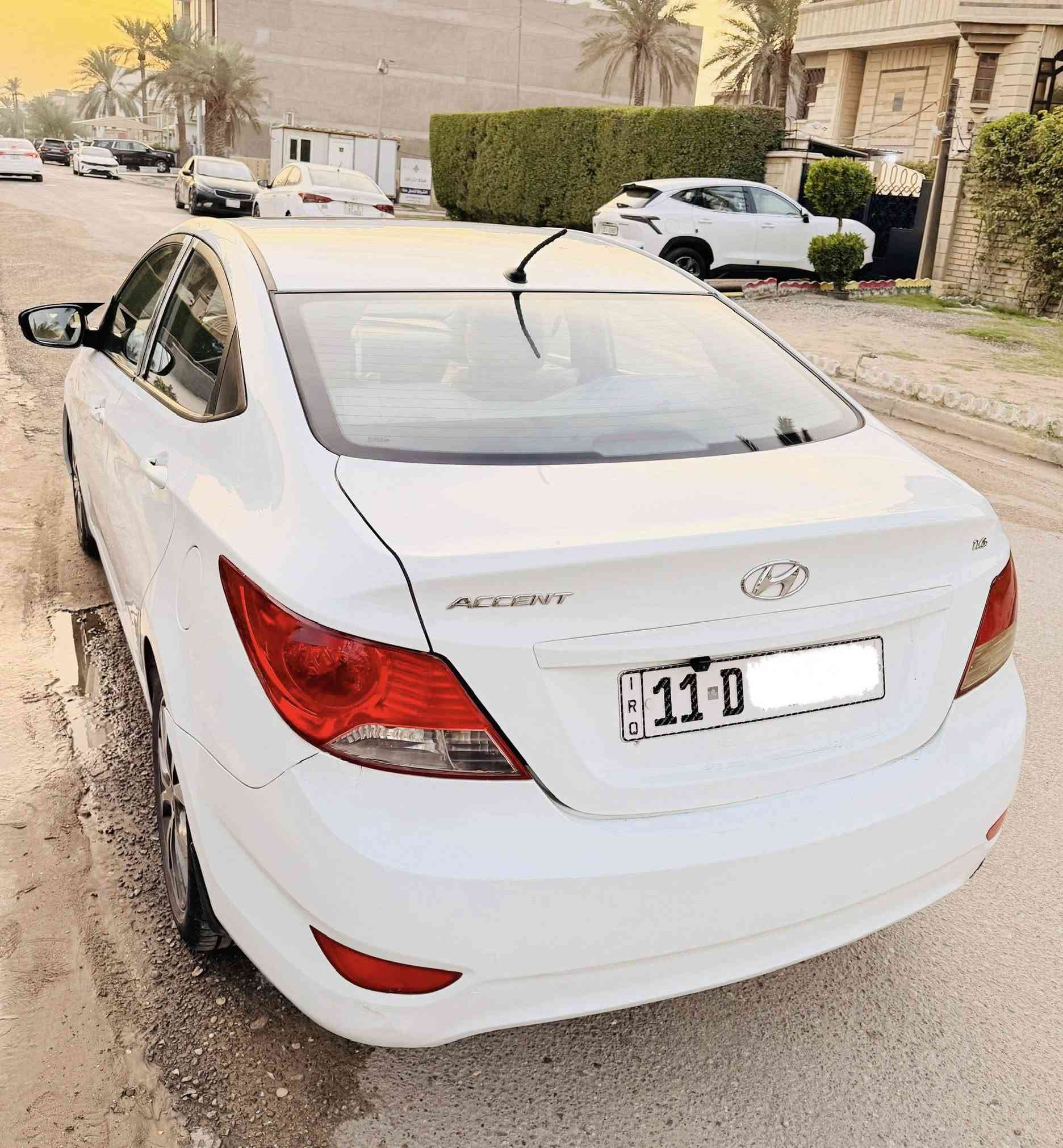 السلام عليكم للبيع اكسنت 2016 خليجي فول مواصفات فتحة مكينة 1600 شاشة اصلية ماشية 68 رقم بغداد الجديد بيها صبغ بالجاملغ الامامي وباب الصدر وبارد بالجاملغ الخلفي والباقي كفالة كير ومكينه كفالة صدر وتايرات جديد السعر 102 ورقة وبيها مجال بسيط للاستفسار ((***********)) مكاني بغداد زيونة.
