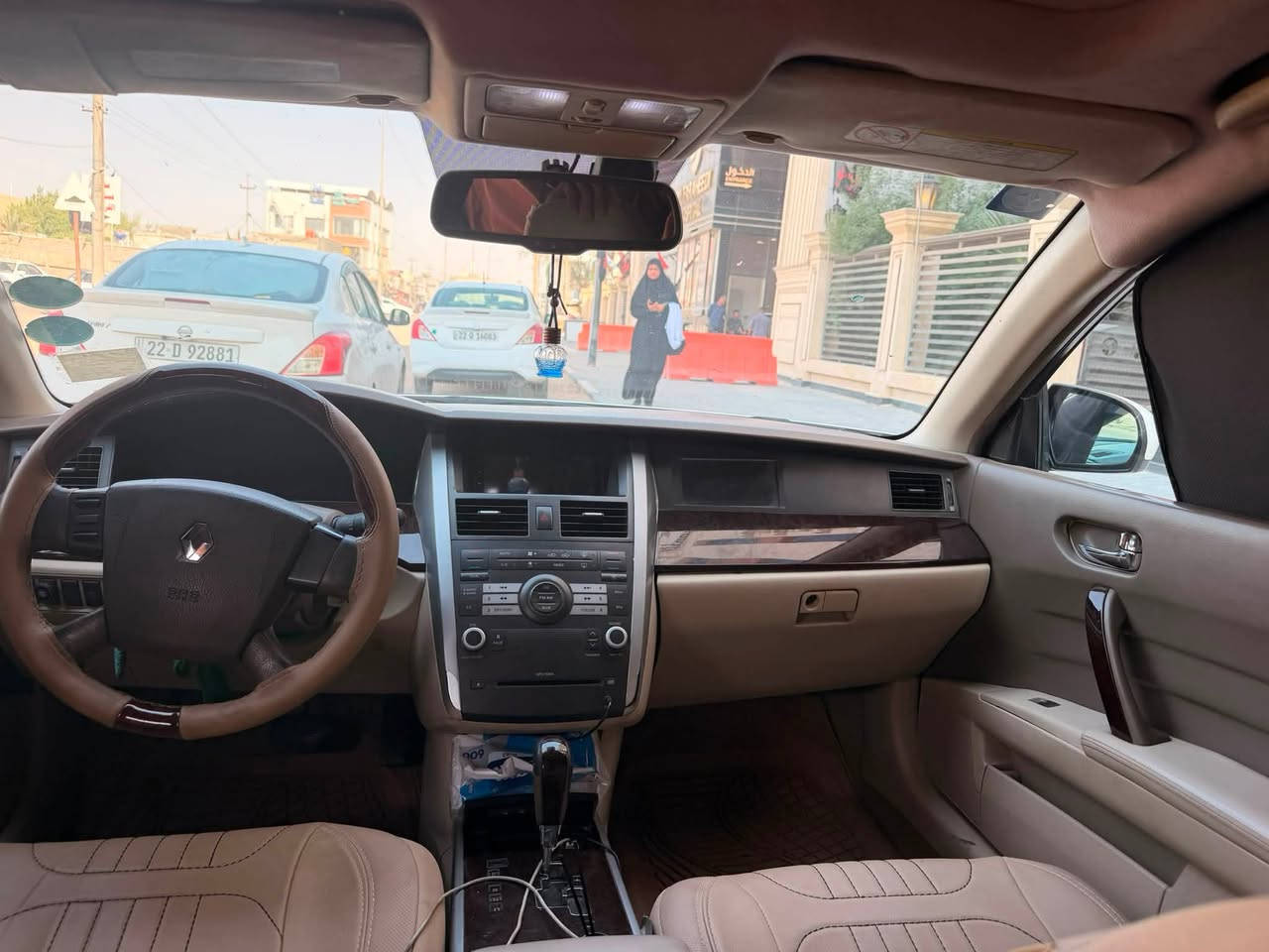 السلام عليكم رينو سافران لبيع 

مديل 2009

سياره كفاله عامه ماعده طخه بسيطه باب 

مكينه 2300 6V

مكينه وكير خير من الله 

فول مواصفات 

فتحه
تدفئه كشنات
تبريد قطعتين تبريد ثلج 
مسجل جنجر 6 اقراص 
شاشه اندرويد 
لايتات زنون عالي + ناصي + بلوجكترات 

سياره جاهزه من كلشي تخم تاير جديد 

سياره بيها منضومه غاز انسه البانزين 

سياره رقم بغداد بسمي تحويل ثاني يوم سنويه 2030 

سعر 115 وبيها مجال وكلشي اكو بسوك 

مكان سياره البصره
***********
