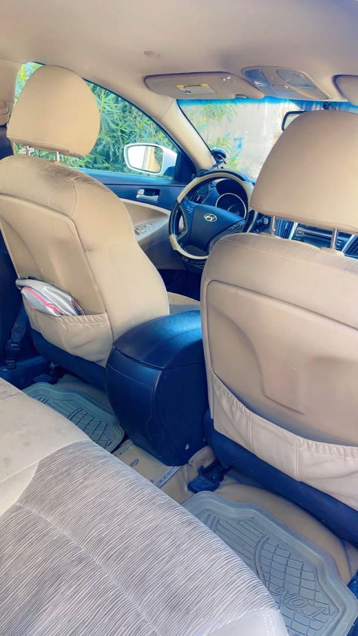 سوناتا موديل 2012  ابيض اللون رقم ي قار جديد دولي بأسمي تحويل  ثاني يوم وين متريد
وارد امريكي محرك GDI  2400شرط بنزين عادي لا دوانص ولا تبخير ولاتنقيص  
تبريد تدفئه شغال تحكم ستيرن بلوثوت
ويل كب ارضيه مغلفه جلد
سنويه نتنتهي  2027
 بيها مبدل بنيد صبغ  جاملغات اماميه وباب السايق ونص باب العبري 

السعر 98 $
العنوان البصره ياسين خريبط
*********** البصرة, العراق
