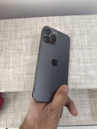 ايفون12برو ماكس نضيف كلش شخط مابي بطاريته 82 سعره500بي مجال قليل مكانه...