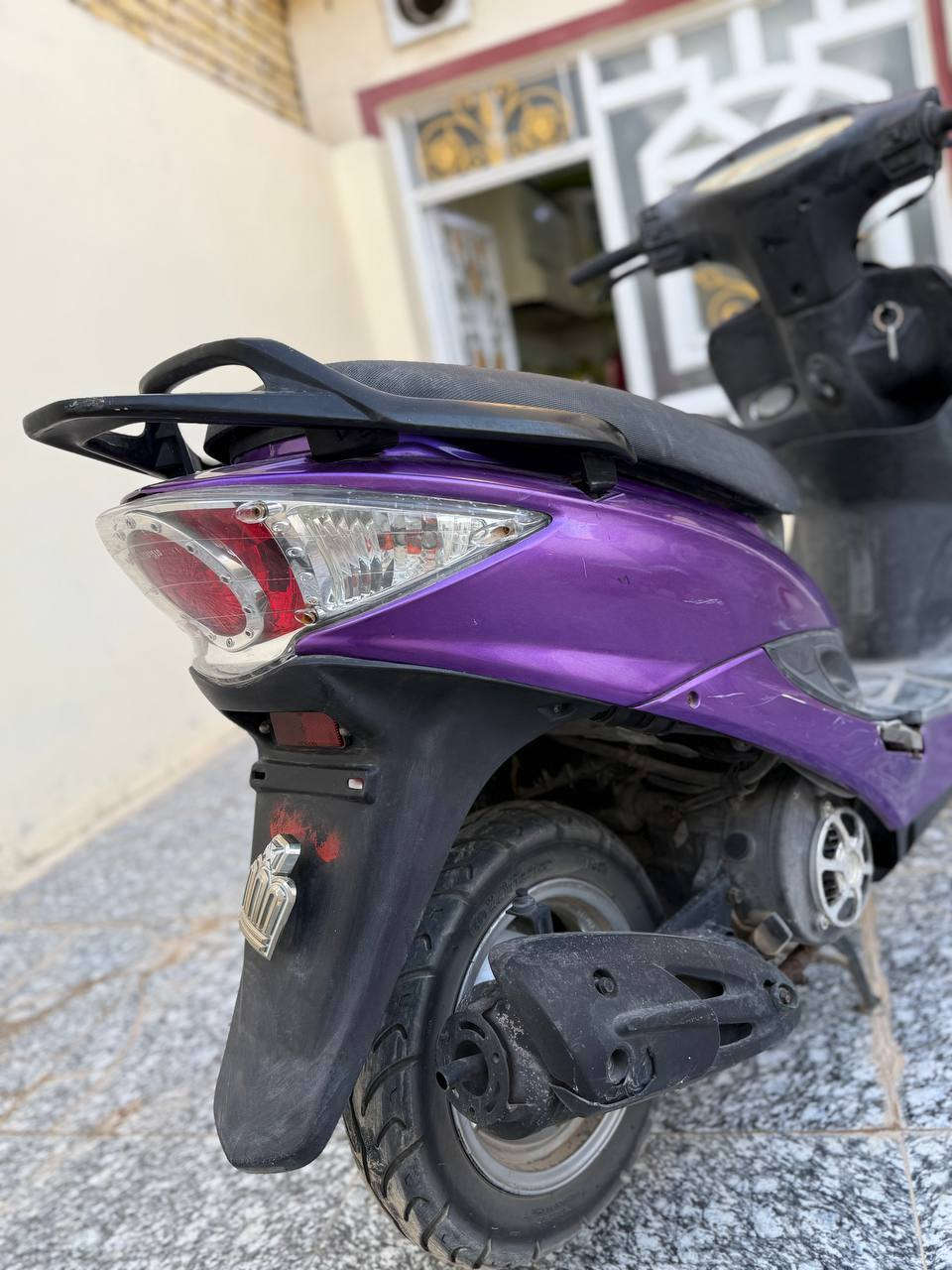 السلام عليكم كامكو جي 4 مكفوله ما مفتوحه الدراجة نكَره سلف تايرات جدد للاستفسار ***********
