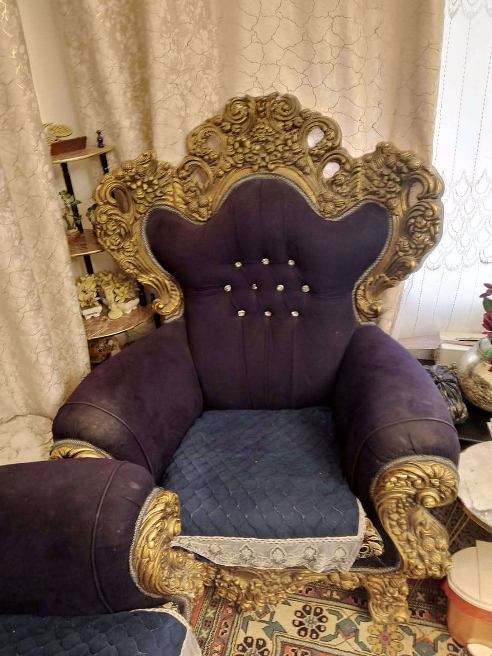 غراض للبيع في منطقة حي التراث 
***********
