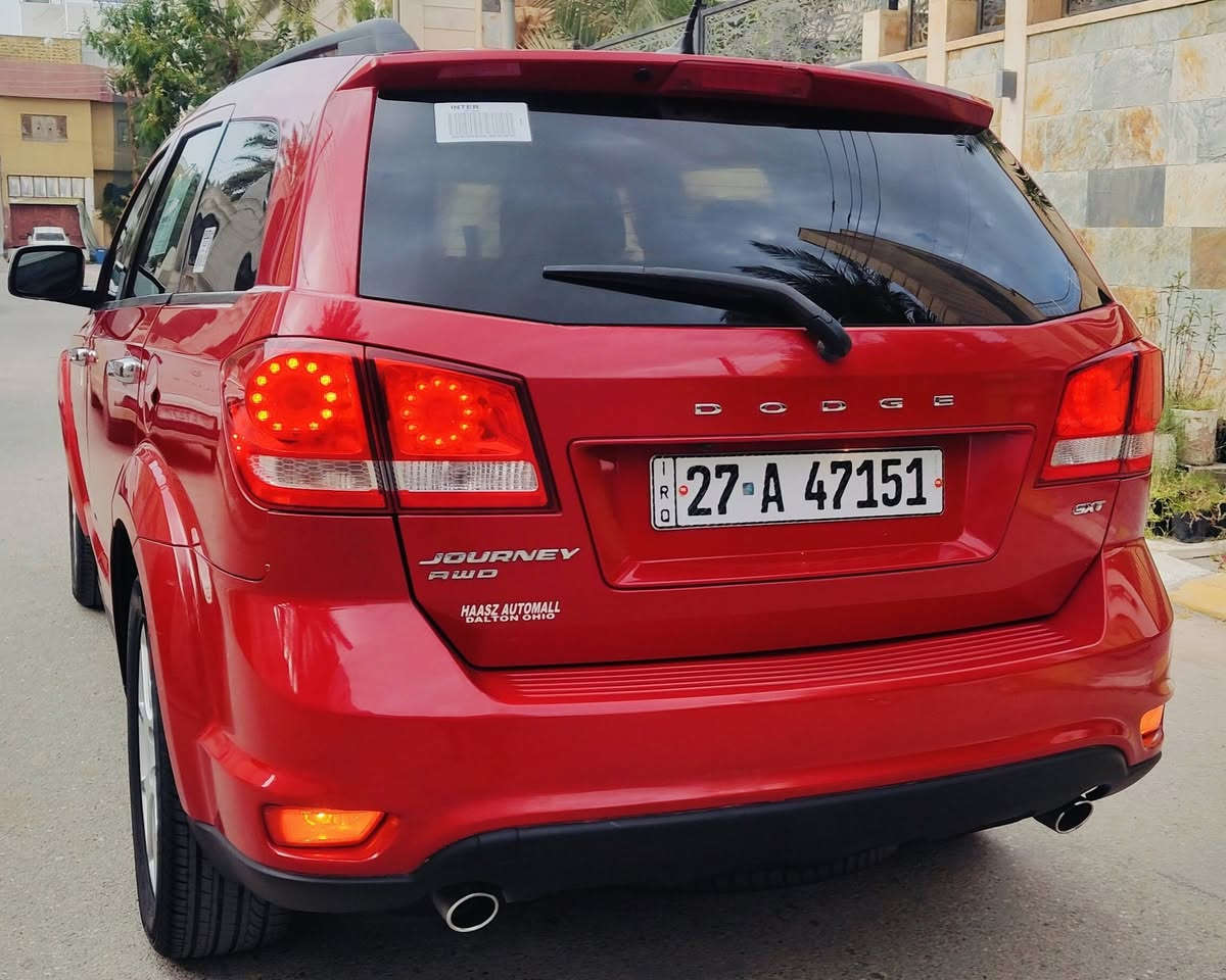 السلام عليكم دوج جورني موديل 15رقم ذي قار بسمي مشروع وطني هزه وسنويه جدد تحويل مباشر حادث خفيف  تبديل جاملغ امامي وصبغ مقدمه باب السايق فقط بدون ضرر داخلي  محرك وكير 6سلندر 3600مامفتوحه شرط الفحص  سياره جديده استخدام شخصي ماشيه 90ميل مواصفاتSXT شاشه وكامره دواره تحكمات جهتين 3قطع تبريد 7راكب ويل كب عنكبوت  سستم نيكل ستيل حساسات  بصمه ابواب بصمه تشغيل داخل لونين  سياره جاهزه عل اخر حبايه تخم تاير تبريد ثلج حداديه خلفي امامي 100/100 السعر 130وبيه مجال للشراي  تفاصيل اكثر اتصل *********** مكان السياره ناصريه حي التضحيه قر مركز شرطه الفداء
