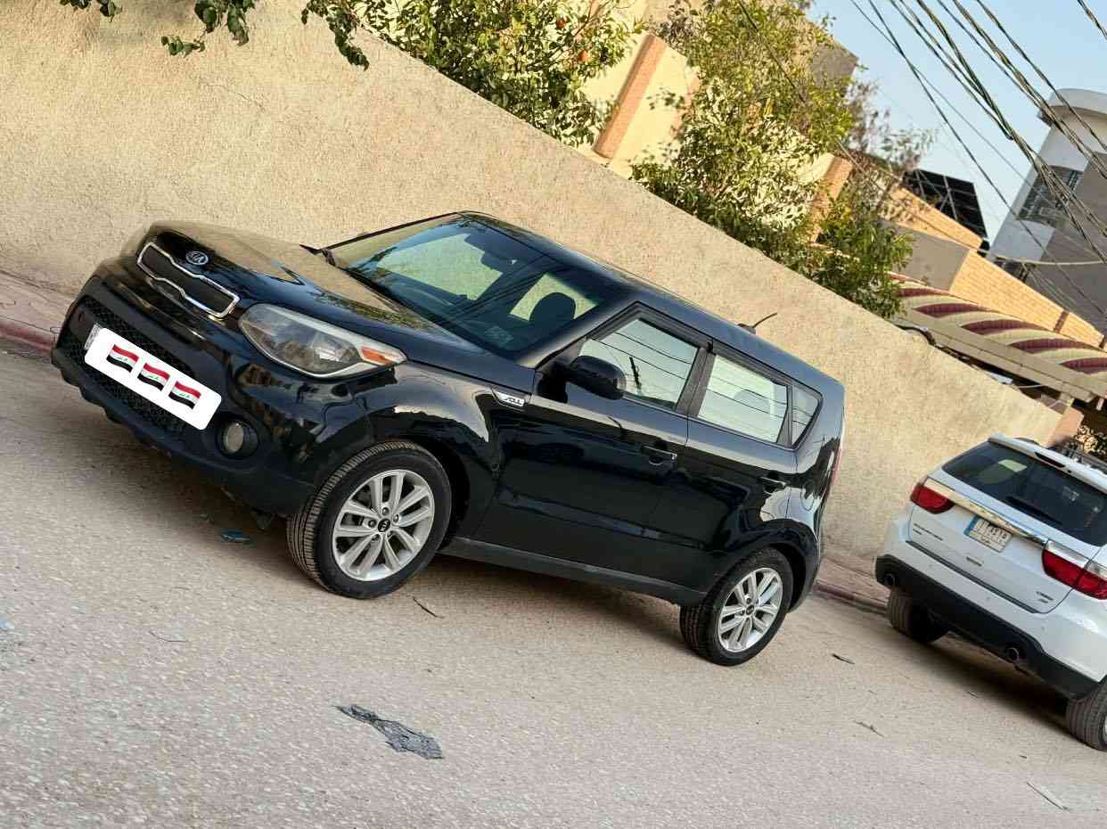 السلام عليكم
صول ٢٠١٨ رقم بغداد باسمي 
محرك 2000 ماشيه ٧٠ 
حادث جاملغ امامي 
وجاملغ الخلفي صبغ بالهلال 
كير ومحرك مكفول 
السعر ١١٥ بيها مجال 
***********
