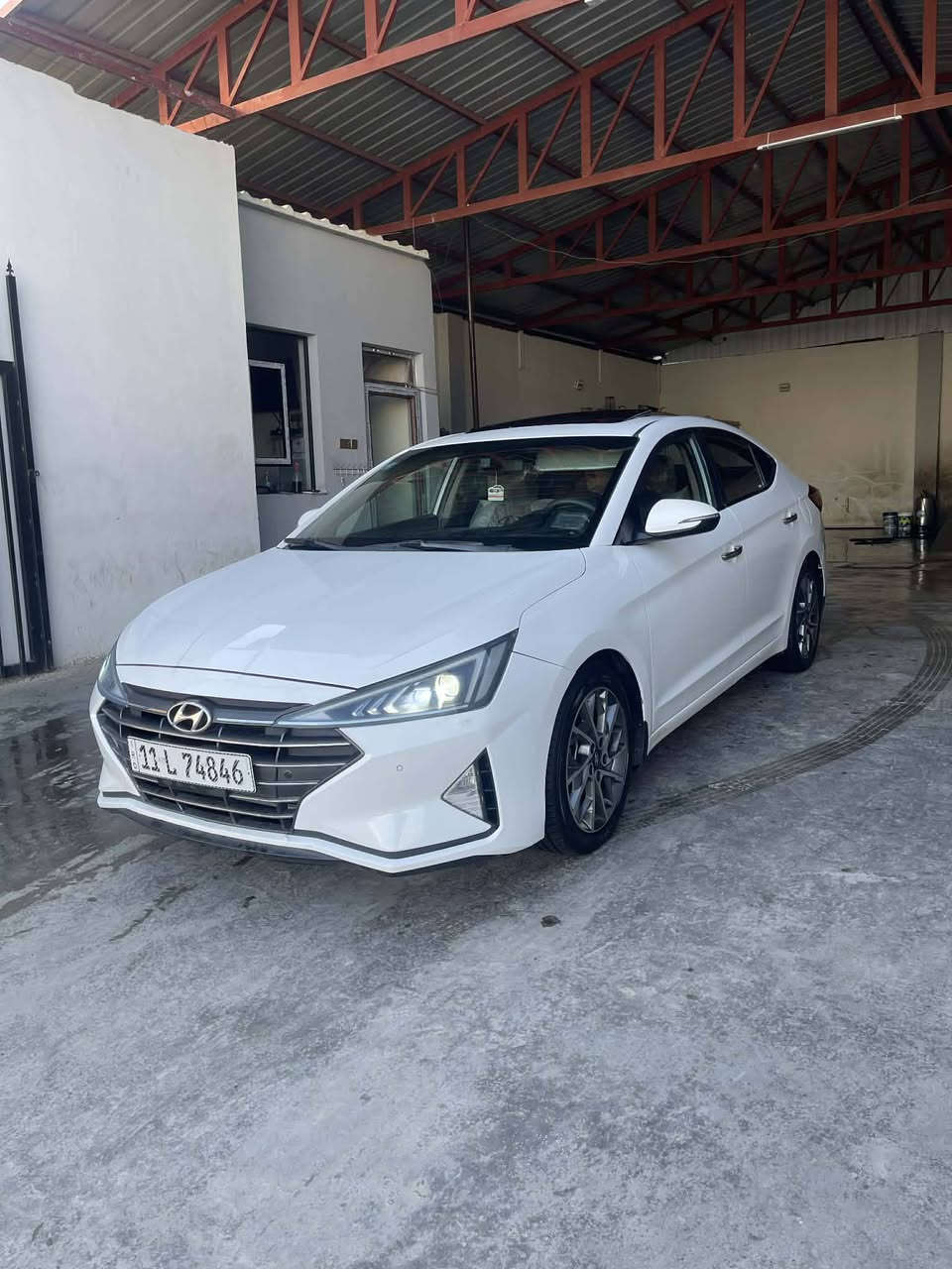 السلام عليكم 
النترا 2019 خليجي فول مواصفات رقم بغداد الدولي تحويل مباشر مكينه 2000 دوش ما مفتوحه ماشيه 158 كم 
فتحة 
بصمه تشغيل وابواب وبصمة جنطه 
يدات نيكل 
حساسات امامي وخلفي 
لايت زينون
 لد امامي وخلفي 
كامره  اماميه وخلفيه 
شاشه 
تحكم ستيرن 
3 أنظمة قيادة 
السعر 158 السونار مرفق مع الصور 
مكانها الأنبار الكرمة 
مكلف بالنشر 
*********** 
***********
