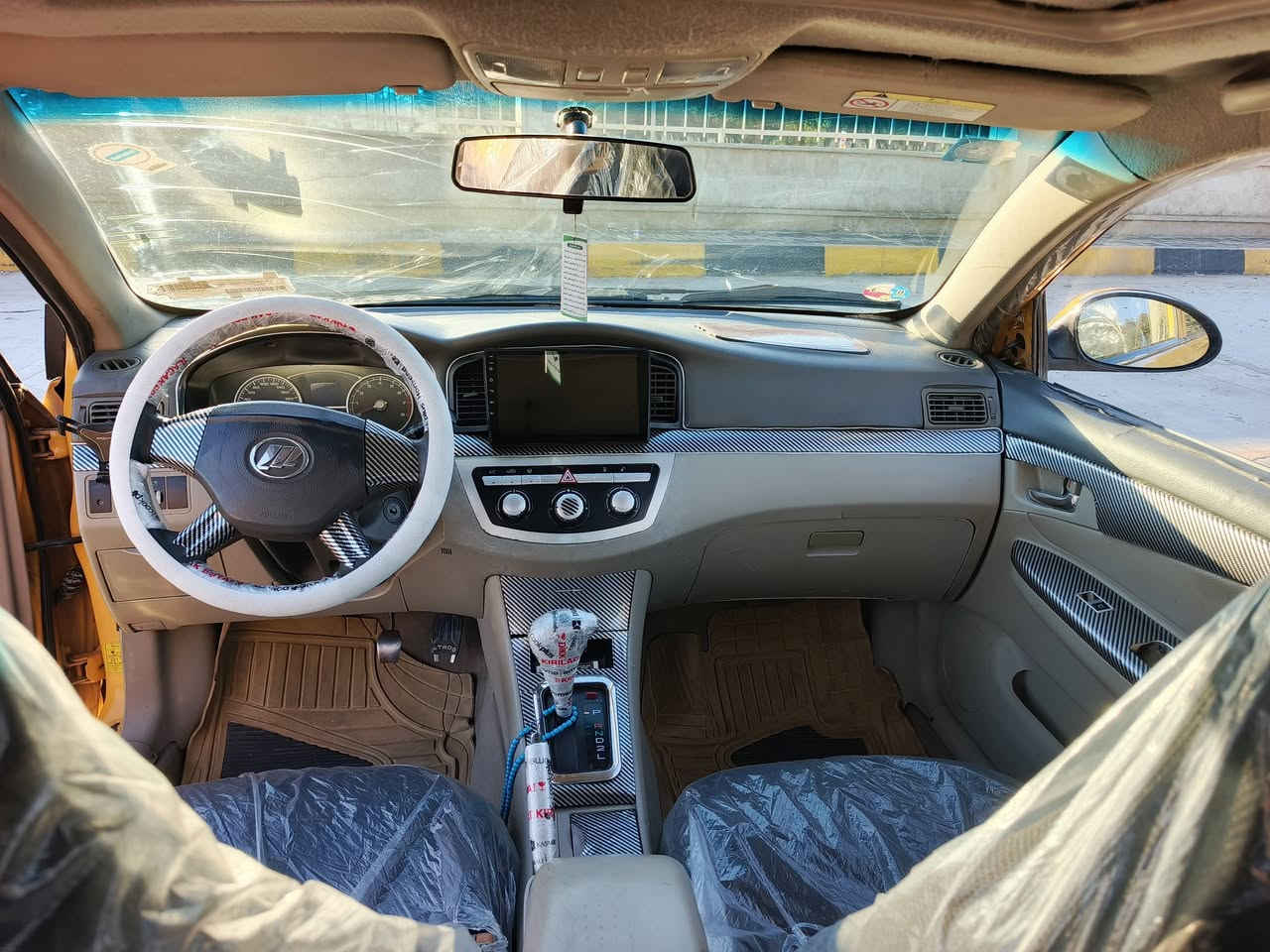 السلام عليكم 
ليفان 620 موديل 2011 سنوية26غرامات مصفر هيئة60 كير توماتيك مكينة كورلا حجم 16لاصوف ولا نفخ محرك نظيف رقم بغداد شرعيها بالموصل شرط الوكالة والتحويل وكوبون ماستر بيها بدون ضرر
السعر 45بي مجال بسيط 
التواصل ***********
موجودة ايمن الموصل
