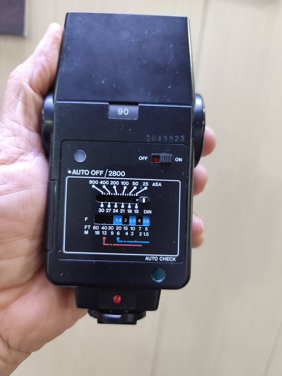 باله اوربي
فلاش إلكتروني أوتوماتيكي من نوع Vivitar 2800 الي يفيده يخلي سعر


**إذا كنت صاحب هذا الإعلان وتريد حذفه لأي سبب، رجاءا أرسل رسالة إلى الدعم الفني**