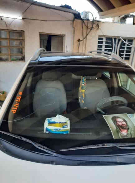 السلام عليكم عندي سياره توسان مودل 11 محرك 2400 سياره كلش حلوه باسمي تحويل ثاني يوما بيها صبغ بالباب اليمنى الصدر والخلف بس شخوط ما بيها اي ضربه صدر جديد العنوان بغداد الوزيريه رقم الهاتف*********** سعرها 135 وبيها مجال شيء بسيط
