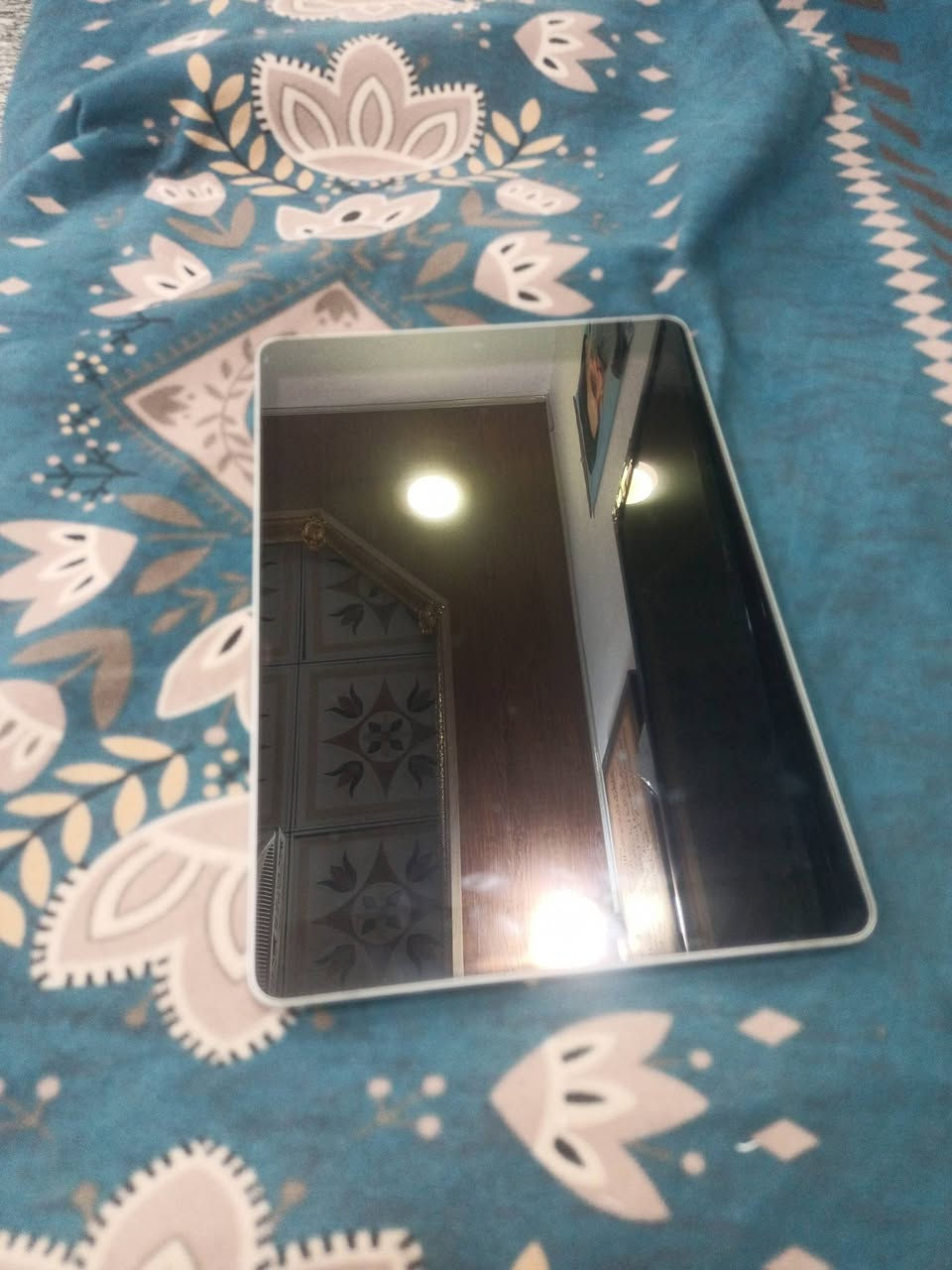 سلام عليكم 
ايباد 9 
نضافه 100٪
امرواس بايفون 13 او الترا 
وانطي فرق 
***********
