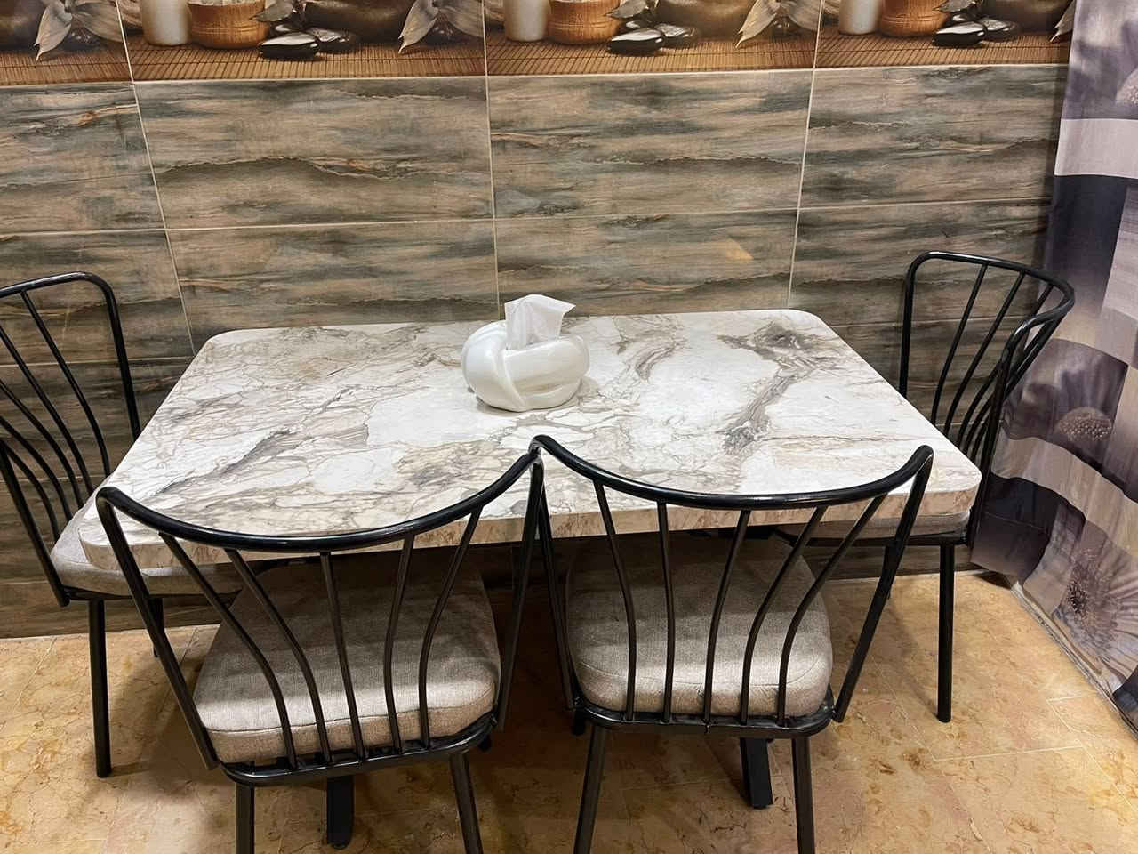 ميز طعام للبيع اربع مقاعد بسبب صغر المساحة ٨٥ وبي مجال تواصل ع خاص
بغداد الشعلة


**إذا كنت صاحب هذا الإعلان وتريد حذفه لأي سبب، رجاءا أرسل رسالة إلى الدعم الفني**