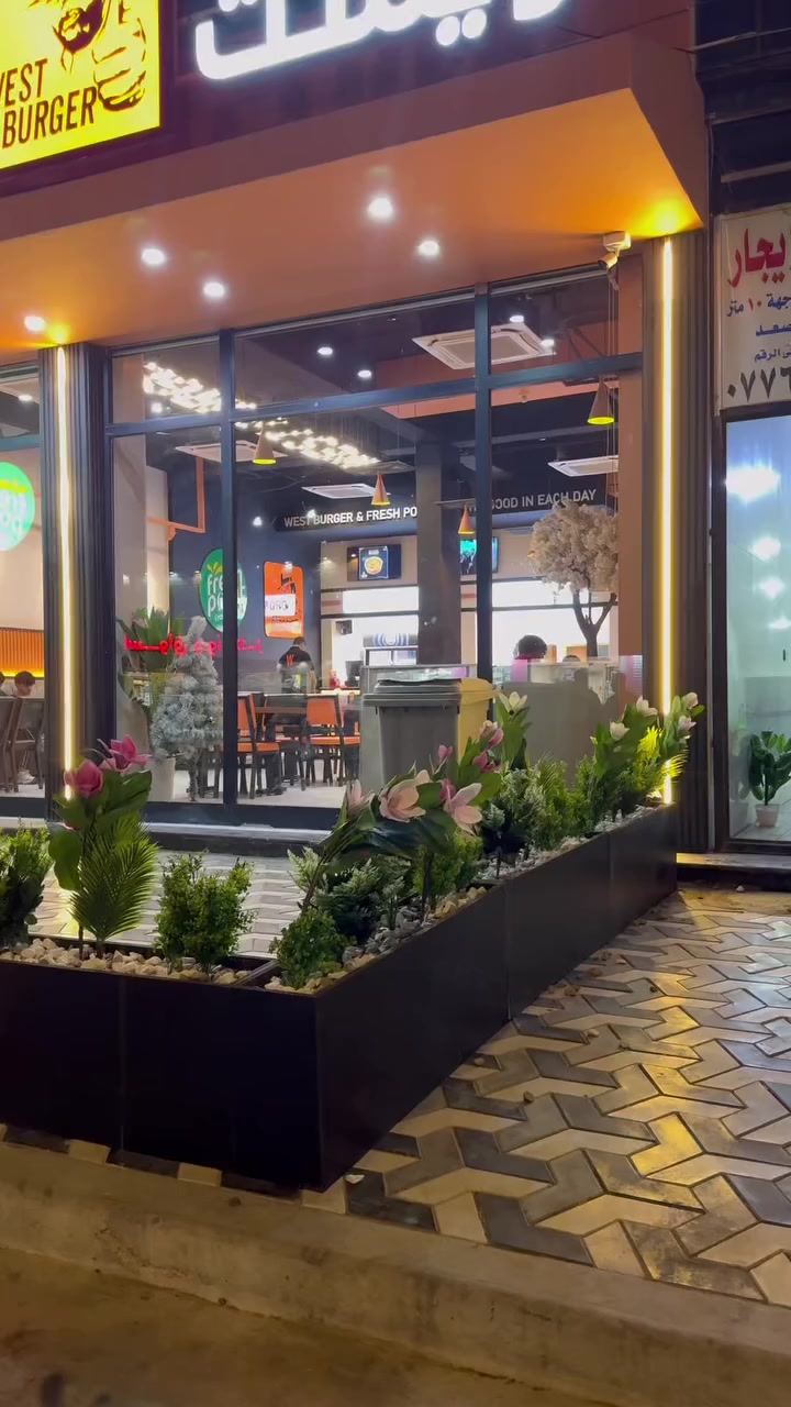 نوفّرلكم أحلى الغصون الاصطناعية ويه السندانة الفخمة🌿 حتى تضيفون لمسة راقية وخلابة لبيوتكم أو مكاتبكم! ✨🔥 السندانة بتصميم مميز، والغصون تخلي أي زاوية تنبض بالجمال والحياة.✅ جودة عالية وتصاميم تناسب كل الأذواق!تتحمل أشعة الشمس والماء، 📍 عنواننا: • الفرع الرئيسي: بغداد _ البياع _ شارع المعتز • الفرع الأول: بغداد _ البياع _ شارع عشرين📞 للاستفسار: راسلوا الصفحة أو اتصلوا على:***********#ديكور_عراقي #السندانة #شركة_الشارقة_للديكور #أناقة_البيت #لمسات_اصطناعية
