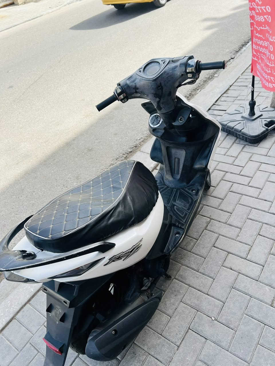 *   ٱلسَّلَامُ عَلَيْكُمْ اخوتي الاعزاء دراجه ماكس حديث مضلع نوزل الدراجه خير من الله نضيفه واستخدام شخصي الدراجه كلها على البلاد مامغير بيها شي دهن موتل وبانزين كله محسن اخلي الها نضيفه وناعمه والدراجه احلى من الصور بعد مكاني بصره حي المهندسين ورايدها 850.000 وللشراي يأيمر ويدلل ***********
