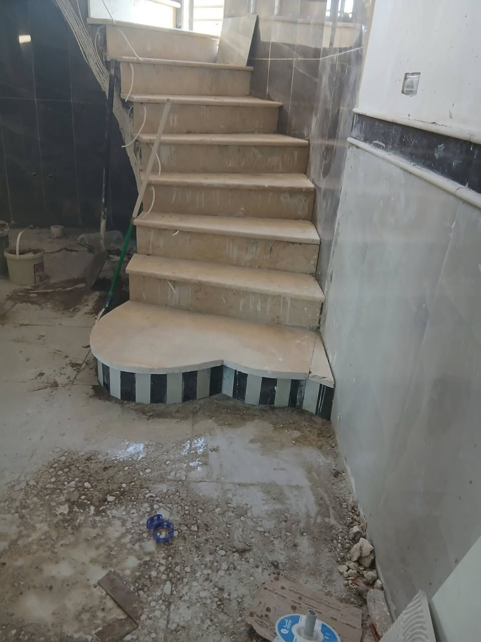 خلفه سيراميك ارضي جداري بايات ***********
