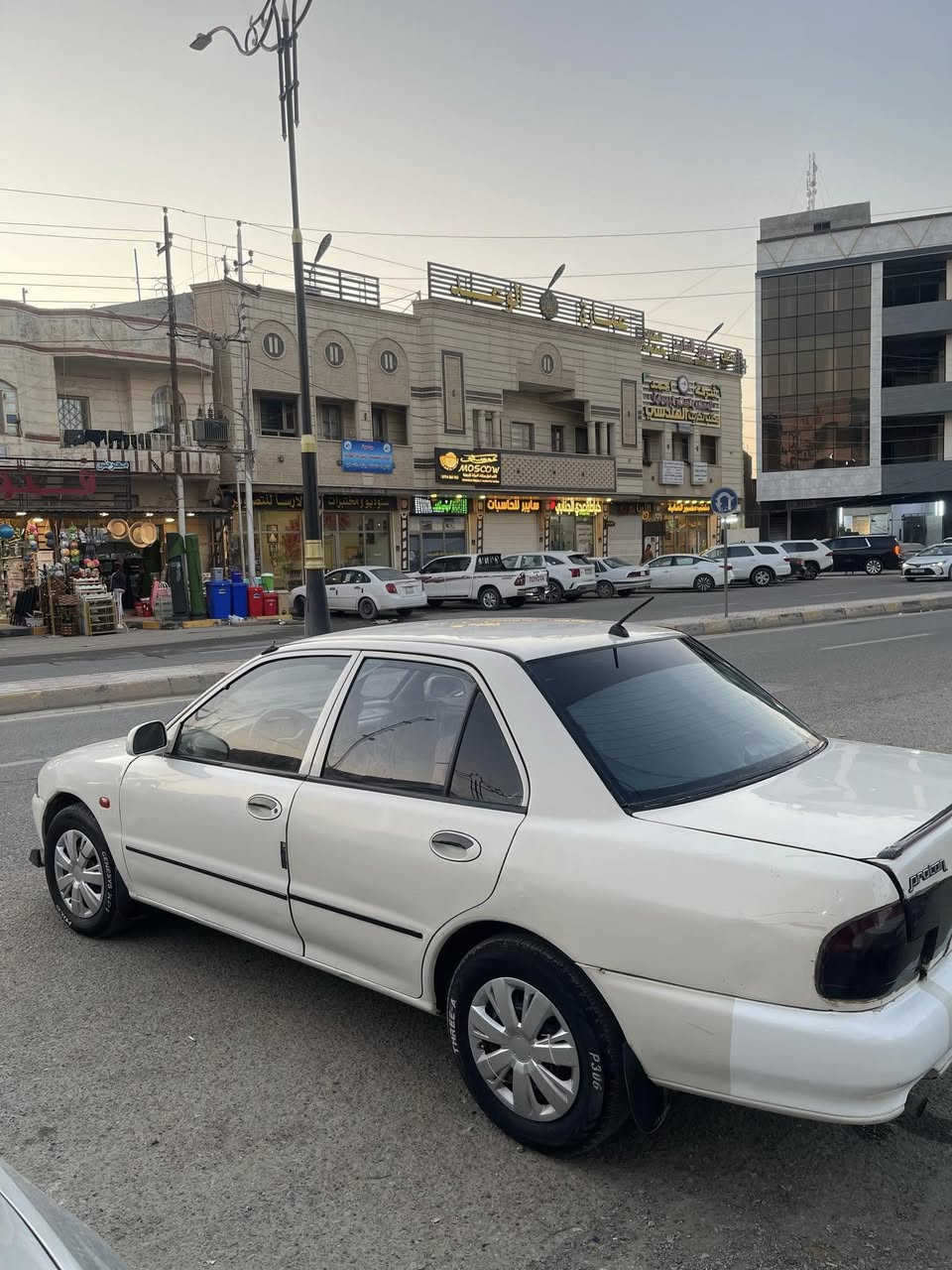 براتون2002
مكينه 1500 
تبريد تدفئه كلها شغال 
داخلها بحالت الشركه 
كهربايات من الدعاميه للداعميه شغاله
حادثا الجاملغ الخلفي وبل جاملغ الثاني صبغ ومبدل بنيد تجاري 3قطع بيها ولبقيه بلادي 
رقم بغداد انكليزي مشروع وطني بسمي السياره 
السعر43 وبيها مجال
***********
