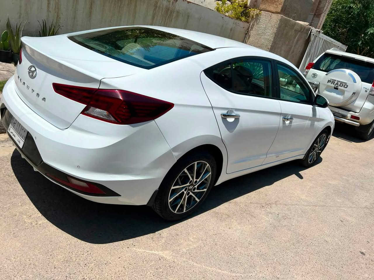 موديل ١٩ خليجي فوول مكينة ٢٠٠٠
بارد بذيل الجاملغ السايق ٤ اصابع وصبغ بل الدعامية الخلفية شبرين فقط ماشية ٩٤٠٠٠
مكانه بغداد السعر 150 ورقه وبيه مجال كلش بسيط
تلفون ***********
