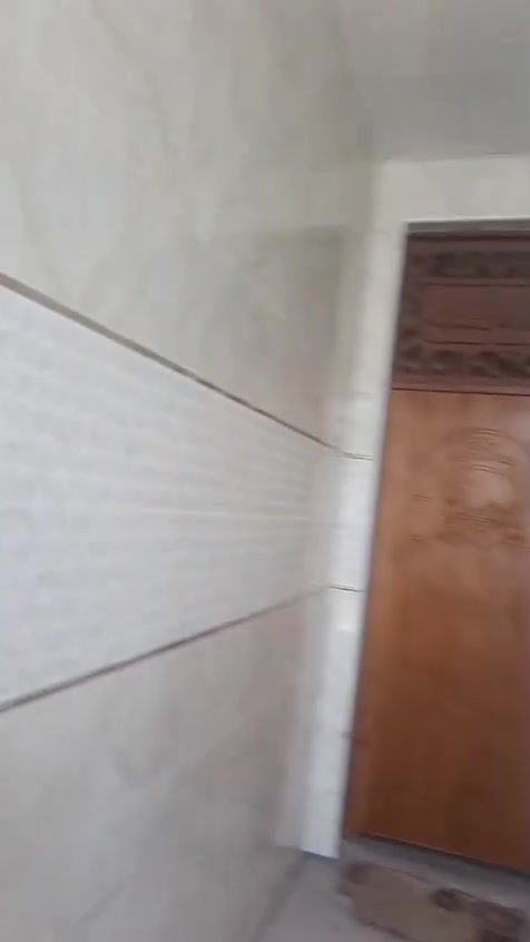 من رخصت الادمن يوجد البيت البيع غرفتين وصاله ومطبخ وستقبال وصحيات المساحه 400 طابو زراعي سند25 خدمات كامله العلكايه كهرباء ومياه وخط مولد وخط الانترنيت ضوئي ***********
