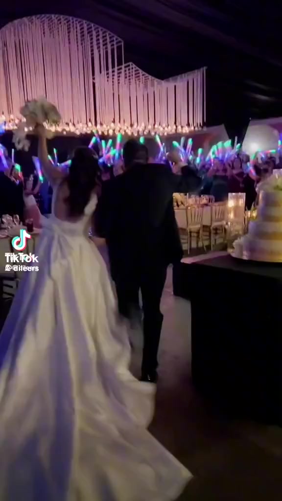 عصا اضائه اسفنجيه للاعياد والمناسبات كل قطعتين الف متوفر كميه يوجد خدمت توصيل


**إذا كنت صاحب هذا الإعلان وتريد حذفه لأي سبب، رجاءا أرسل رسالة إلى الدعم الفني**