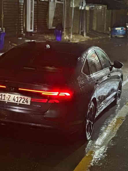 السلام عليكم 
هوندا اكورد ٢٤ exl ممشاها ١٣ الف كيلو قابل للزياده 
حادثها ٦ قطع ومكفوله من كهربائيات ومحرك وباقي السوالف بس كشرها متضرر  والتصليح مالتها صار درجه اولى 
٤ قطع من امريكا وهنا بلعراق صار بيها حادث قطعتين 
ب ١٦٨ عارضها رقمها بغداد وباسمي وتحويل ثاني يوم 
وهذا رقمي بي واتساب واعتذر على الاطاله 
***********
