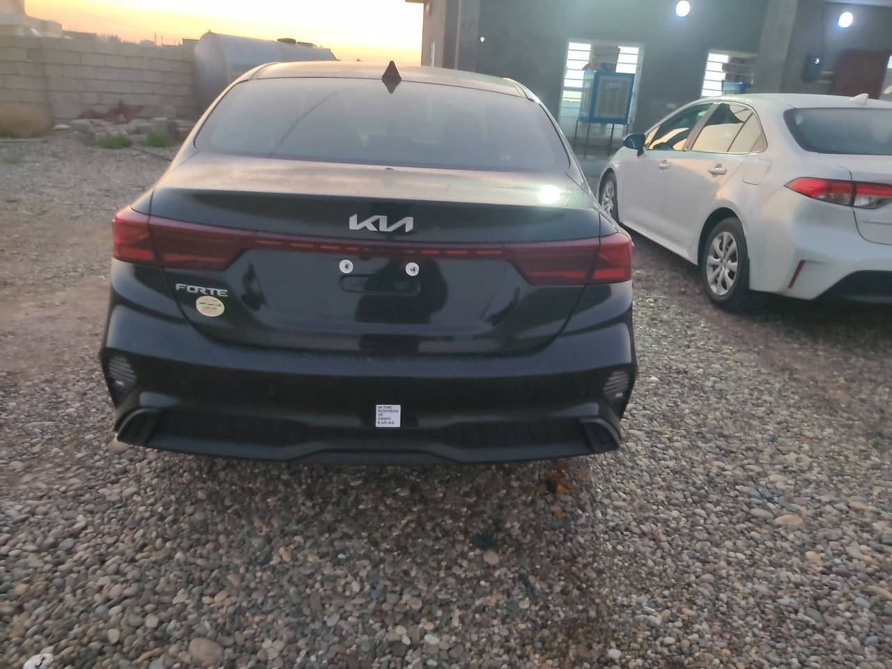 السلام عليكم 
للبيع 
كيا فورتي موديل 2024 منفيس ترقم شهداء كركوك حصرا الرقم مجاني
دخول جديد 
بيها صبغ بطارف البونيد شي بسيط 
السياره جاهزه وحلوه
ماشيه 34 الف ميل 
صور الشاصي مرفق بالمنشور 
عنوان السياره ناحيه الزاب قريه اصبيح تحتاني 
السعر 155 وبيها مجال 
للاستفسار الاتصال على الرقم التالي 
***********
