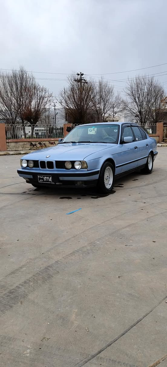 سڵاو BMW بۆفرۆشتن  مۆدێل92
525 گێر تۆماتیک جام کارەبا کوشن جلد پەردە تەبریت کوشن سیاحی ئاوینە گوێ بەرخ شاشە بێده عمو لیدراو موسو براوە بەشەرت چەکوش بەگیانیوە نییە گێرو مەکینەی بەشەرت دوکەڵو سەوتو بوغاری نییە ئاڕمو ئەوەلیاتیو غەرامە بەشەرت کارەبای  گشت گیانی ئیش دەکات  تەقەو رەقەی نییە بەدوای مەسرەفا مەگەڕێ شوێن هه ڵەبجەی تازە سعر45 گەڵاو تۆزی مەجال قیستو قەرزم نییە 4تایەو ویلی لۆکی لەژێرایە/225/60/15
***********
ڤایبەری لەسەرە حلبجة, السليمانية
