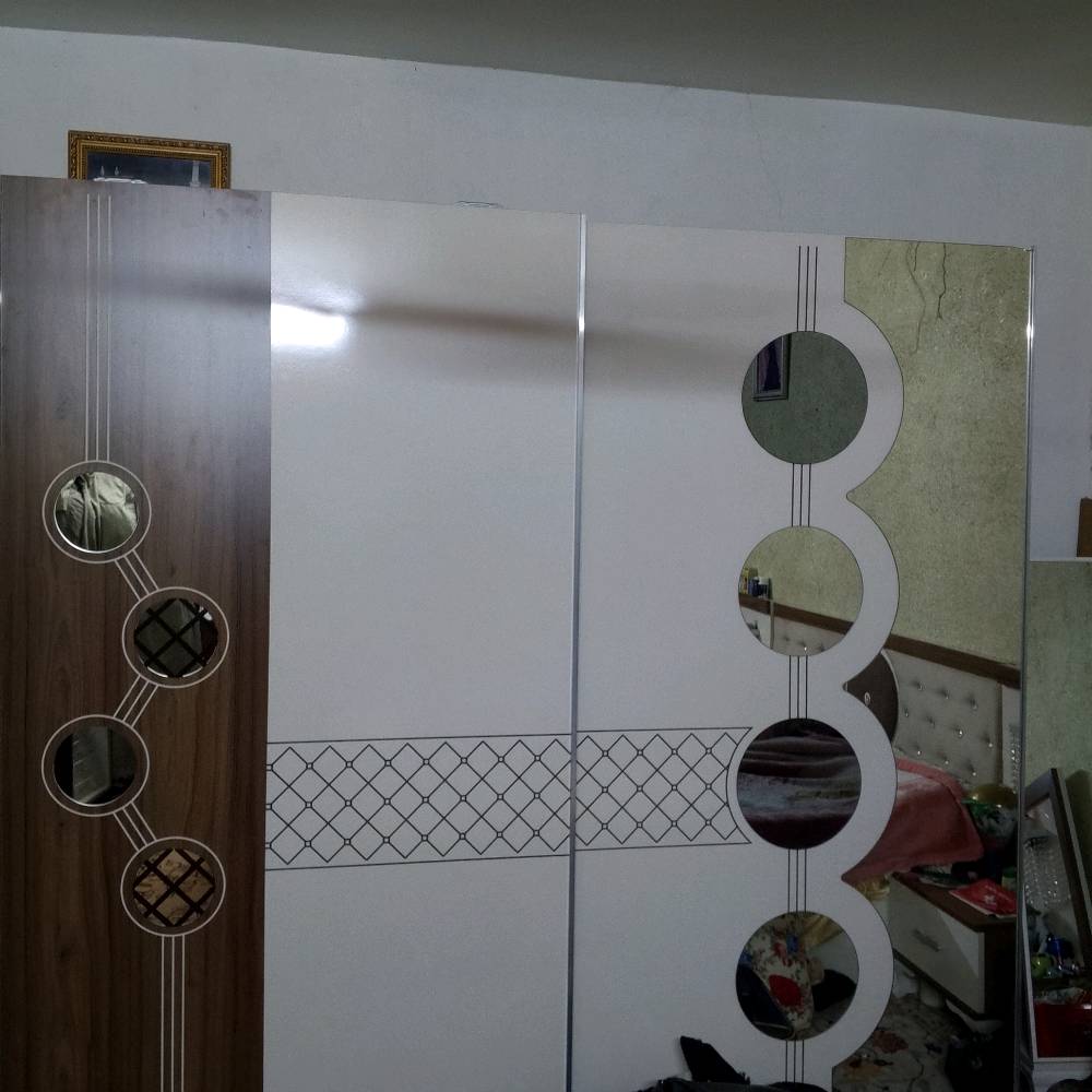 سلام عليكم كنتو تركي جديد طلكتين كل طلكة متر و شوية خفيف سحب مكلف با انشر 300 بي مجال يرهم ع 250 وهم بي مجال  عنوان بغداد تاجي بدايت تاجي 