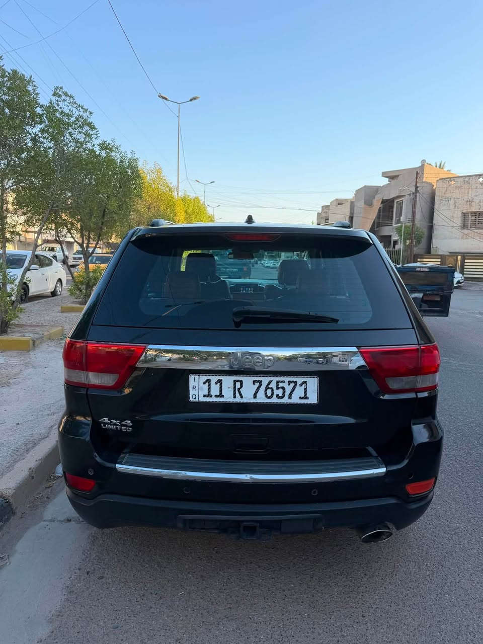 جيب ٢٠١٢ امريكي لمتد فول عدا البنراما كير و محرك جديد محرك ممفتوح بيه ٣ قطع صبغ و القمارة صبغ بسبب واكع عله طابوك من طابق ثاني بدون اي حادث مكفولة من لغود و شواصي و تكم السعر ١١٠ رقم بغداد ***********

