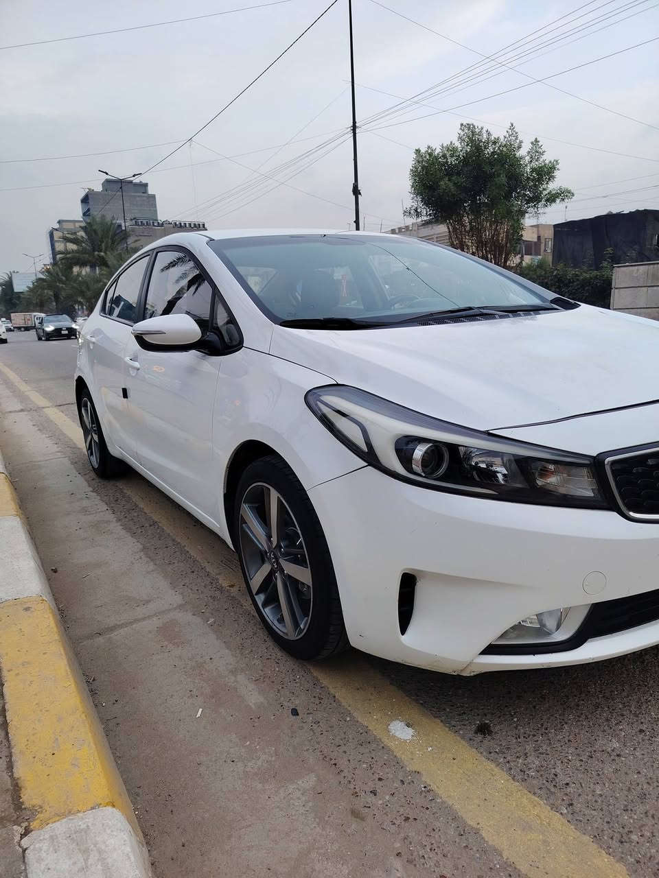 السلام عليكم سيراتو ٢٠١٧ خليجي مكينه ١٦٠٠ دوش مكفولة من الضربه والصبغ والتبديل بيها فقط بارد بكم مكان زغار علئ كد اصابع كير محرك تبريد خير من الله رقم اربيل الجديد سنوية جديده مكاني بغداد *********** السعر 134
