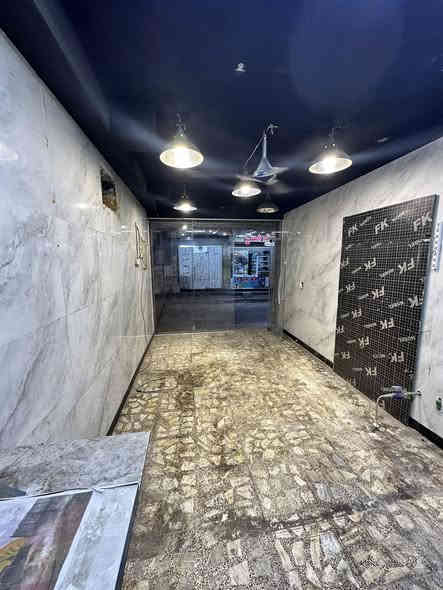 للايجار بسعر مناسب …… محل تجاري في الاعظمية شارع المطاعم مجاور مطعم ناجي نعوش الواجهه 3 متر والنزال 6 متر  للاستفسار الاتصال بالرقم التالي ***********

***********
