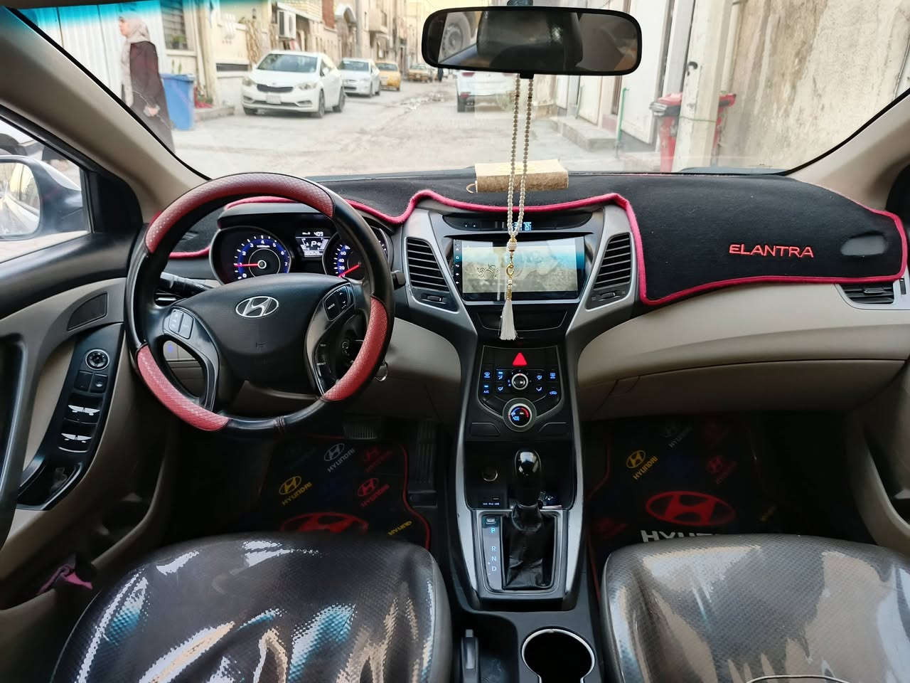 الانترا موديل 15 خليجي
محرك 1600 دوش
كامره خلفيه
تحكم استيرن
شاشه
اشارت بالمري 
السياره بيها الجاملغ مال سايق مفتوح والبنيد جارد مغلفه فابلون
السعر 100$
مكانها بغداد ***********
