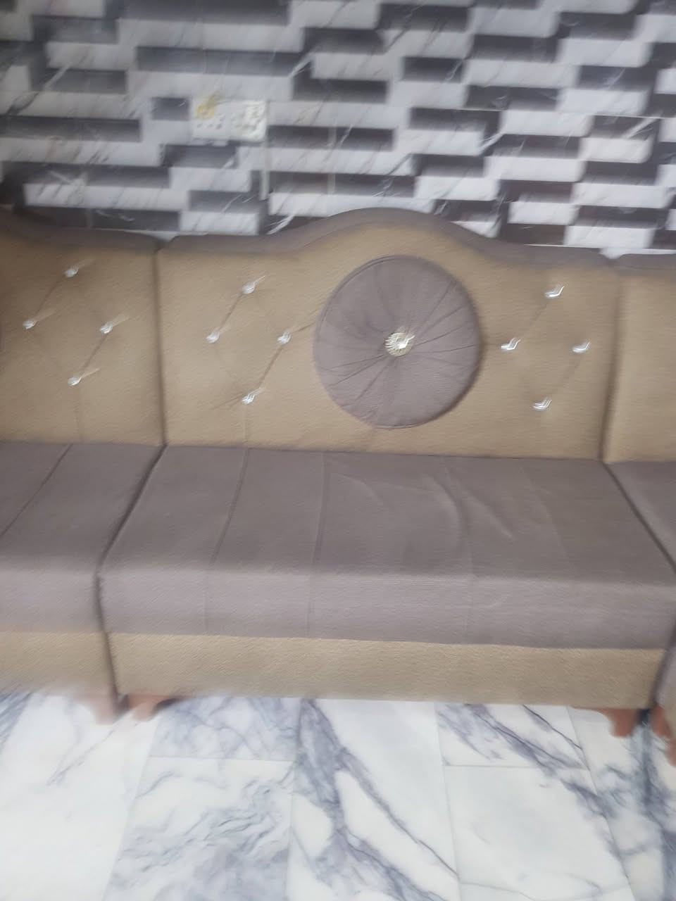 تخم ديوان سبع امتار اخو الجديد خشب بلوك ثكيل سعره ب٤٥٠ وبيه مجال بسيط مكاني البنوك الي يستفسر على الخاص


**إذا كنت صاحب هذا الإعلان وتريد حذفه لأي سبب، رجاءا أرسل رسالة إلى الدعم الفني**