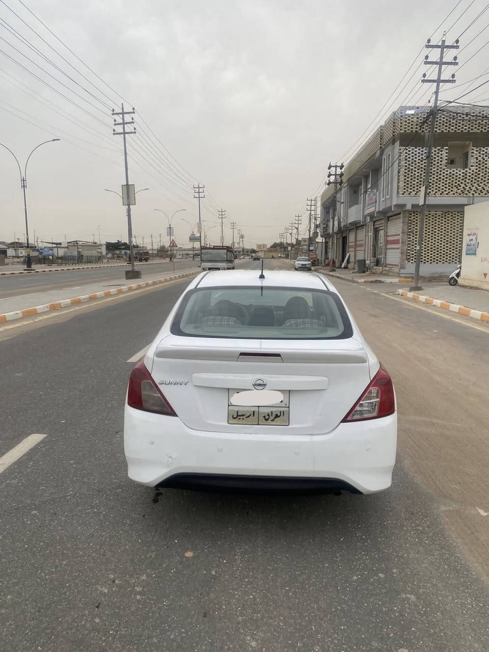 السلام عليكم 
نيسان صني هندي موديل 2019 بيهه قطعتين الجاملغ الامامي الايمن والخلفي الايسر الباقي مگفول السياره جاهزه من كلشي ونضيفه كلشي موضح بالصور السعر 90 وبيهه مجال العنوان النجف الاشرف 
للاستفسار:***********
