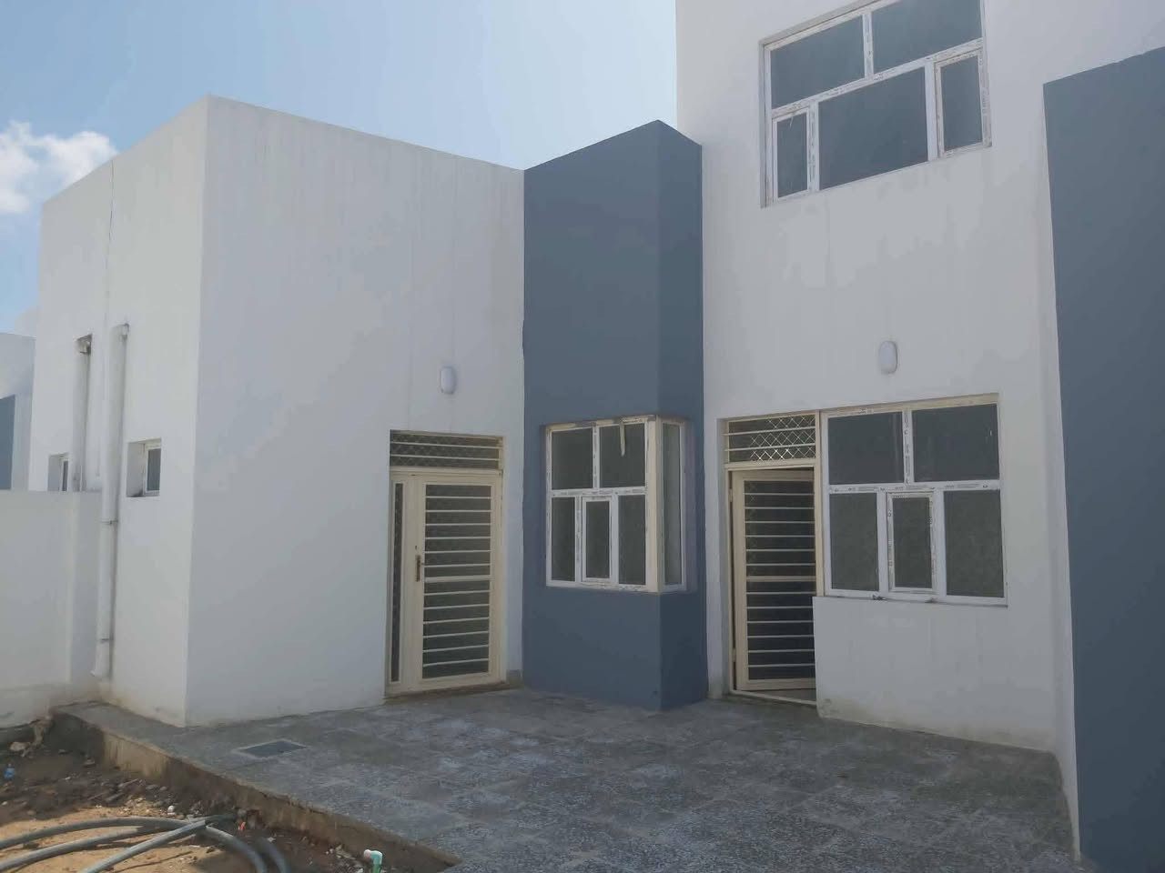 يتوفر دار للبيع في مجمع المختار السكني الكوفة شارع المعمل.
تتوفر لدينا كافة عروض البيع والايجار في مجمع المختار 

في قلب مدينة الكوفة المقدسة ومجاور مرقد مسلم بن عقيل عليه السلام 

المساحه 200 متر طابقين 

🔥🔥سند حر 🔥🔥

يحتوي على  2 غرفة نوم وصاله واستقبال مطبخ حار وبارد ومجموعة صحيات كراج وحديقه ...
الدار فيه اضافات سحبات ديكورات وحديقة كاملة 
زورونا تجدون افضل العروض 
مكتب ابو رضا للعقار
 عنوان المكتب// حي القادسية مقابل مجمع عماد سكر قرب فلكة المطار 

 للاستفسار على رقم الواتساب فقط ***********
