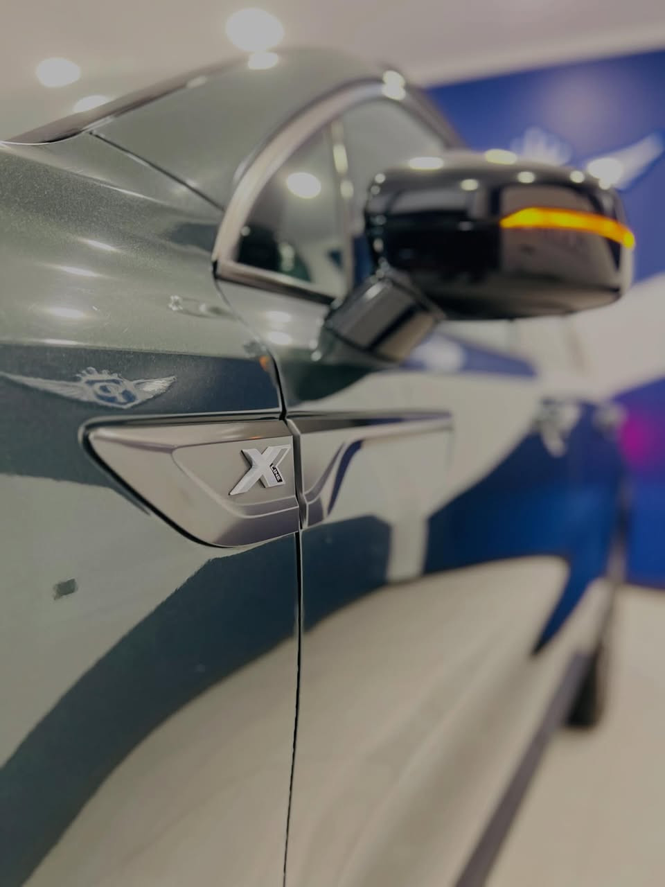 ⁨ ⁨ 🚘 كيا سورينتو 2022 – فئة X-Line 🚘

💎 فئة مميزة بتصميم عصري وأداء عالي، تجمع بين الفخامة والاعتمادية

📍 المواصفات:
• محرك 2500cc تيربو
• ناقل حركة أوتوماتيك 8 سرعات
• نظام دفع رباعي AWD مع قفل تفاضلي
• شاشة وسطية 10.25 إنج تعمل باللمس
• تشغيل بصمة + دخول ذكي
• داخلية جلد فاخرة مع تدفئة مقاعد
• فتحة سقف بانوراما
• نظام مانع الانزلاق + مساعد نزول المنحدرات
• رفوف سقف أصلية X-Line Roof Rack
• جناح خلفي وشكل رياضي مميز

📍 الموقع:
كربلاء -مدينة المعارض النموذجية- رقم المعرض 16

📞 للاستفسار (اتصال أو واتساب):
***********
***********
***********⁩⁩
