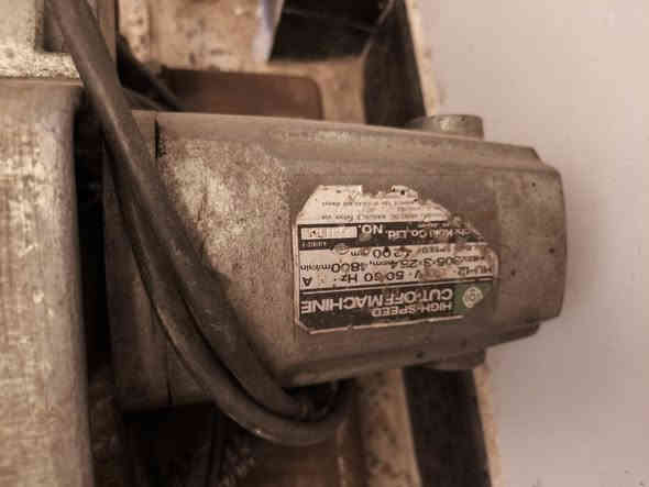 كتر هيتاشي نظيف للبيع هاتف ***********
