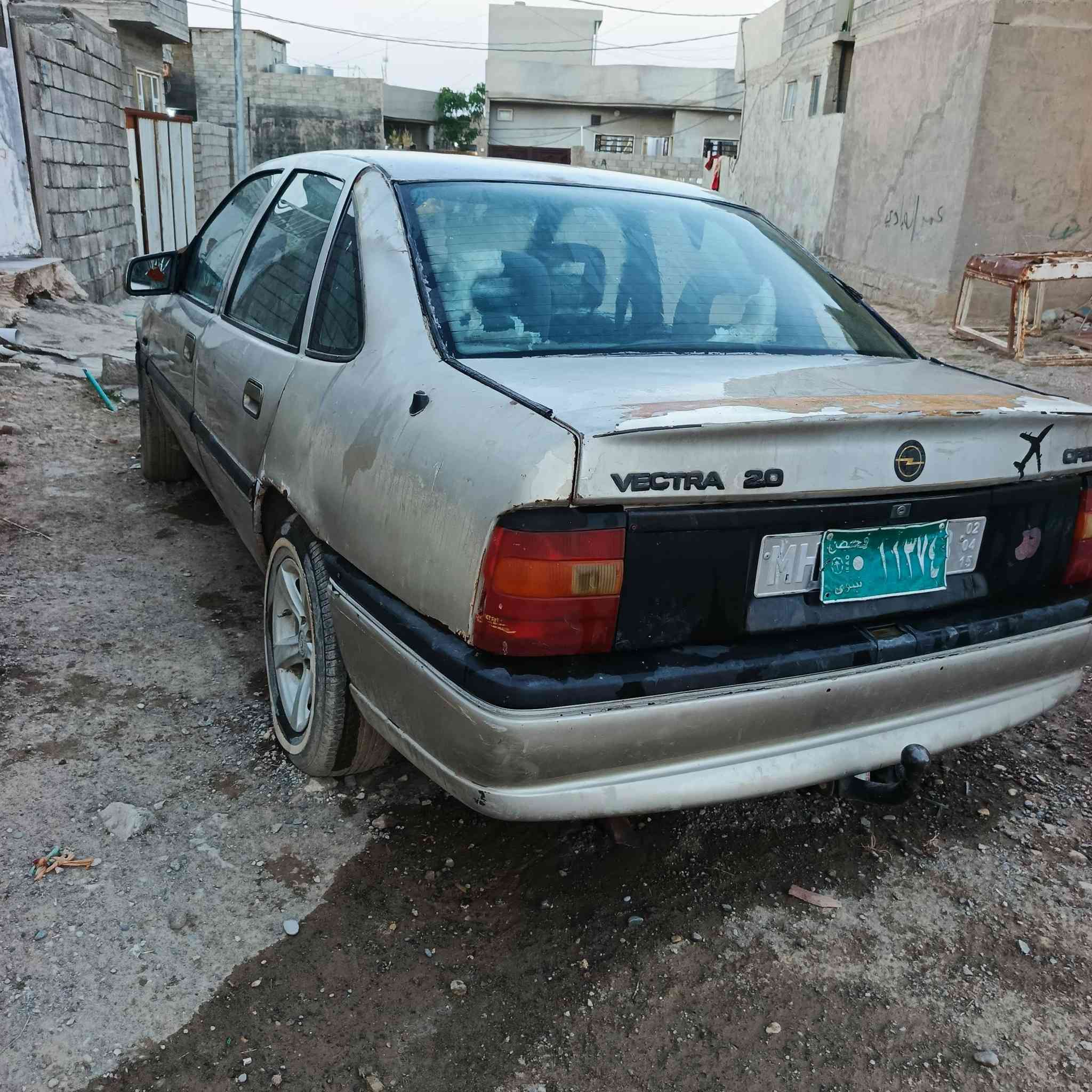 فكترة للبيع حجم 20 موديل 92 كابون بانزين السيارة مشروحه عكال رقم أخضر نينوى سعر 22 وبيها مجال موبايل ***********
