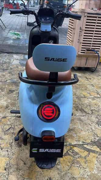 سلام عليكم
دراجه شحن للبيع 5بطاريات صار أقل من شهر 
ماخذها جديده من حسن وحسين 
شراي يتصل ***********
عنواني بغداد البلديات
