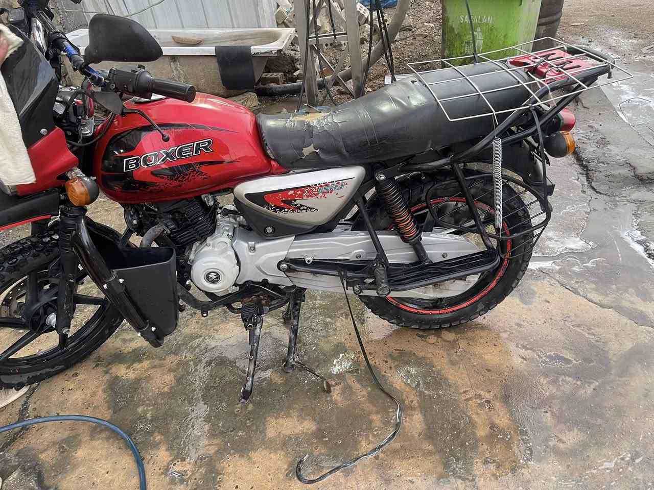 سلام عليكم
دراجه. بوكسر. جبلي. 
موديل. ٢٢ 
مكينه مكفوله مامفتوحه 
دراجه. أورقه. ضايعه اكفل سرقه عشاير 
دراجه. خير. من الله 
سعر ٨٠٠ بيه. مجال. بسيط 
*********** بيه. وتساب
