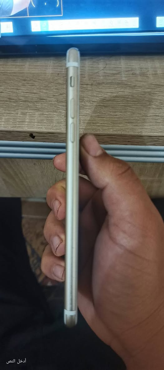 ايفون 7 بلص ذاكرة 128 بطارية 80 امبدل بطارية وشاشه اصليه شرط مابيها لا شمره ولا وكفه بي مشكلته ايرست مرات كل يوم مرات كل ساعة اعتقد المشكلة من الايسي ابيع فحم سعر 70 الف قفل رقمي بي واتساب ***********
