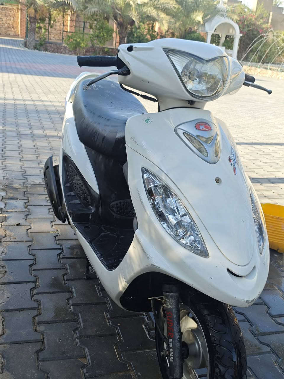 سلام عليكم  كامكو في تو للبيع  حاويه صالها5تشهر من مطلعها من الوكيل نضافه 100/100دراجه خير من الله ما ناقصها شي السعر800وبيها مجال حك جيه العنوان نجف كوفه رقم***********
