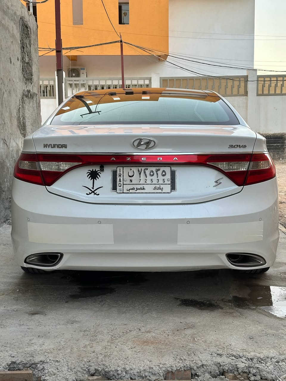 هيونداي أزيرا 
محرك حجم V6 3000
وارد خليجي بيها صبغ هلال جاملغ وباب خلفي مبخبر بدون دواخل
الون ابيض صدفي
فول 1/1
بصمه ابواب
ويل كروم 18 تخم تاير جديد
بانوراما سلايد طكتين
نخم تاير جديد
محرك وكير كفاله
تبريد قطعتين ثلج
ثلاجه بالجكمجه
تحكم ستيرن جهتين
كروز سرعه
نضام ترحيب
حساسات امامي خلفي
مري شفط
اشاير بالمري
كشن السائق والصدر كهربائي
كشنات جلد داخل قرميدي
شاشه اعطال
بردات خلفيه كهرباء بلاد
بجم كله زنون عالي ناصي وبلاجكترات
بجم محدث كامل 17
رقم بغداد
السعر 112 وبيها مجال
مكاني بغداد 
التواصل ***********
