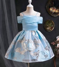 ملابس بنات • ٨ سنين • واتساب