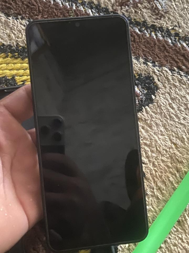 جهاز للبيع ما مبدل بي شي جديد بدون ملحقات يخبل الجهاز نجف السعر١٨٠    *********** بي واتساب
