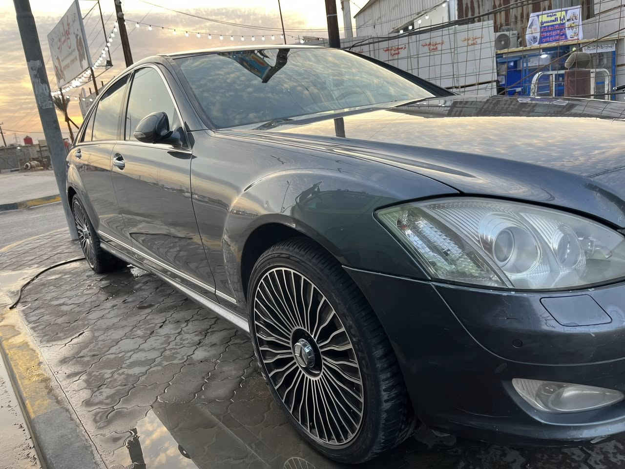 السلام عليكم للبيع مرسيدس s550 السياره جانت ادوات هسه حجزت  وتممت الحجز الموعد 3/23. سبب البيع ماعندي فلوس للتسجيل. السياره تعزن تحجي ع الموصفات فول الفول 4mtk وارد امريكي. السعر 85. وبيها مجال. للستفسار ***********
