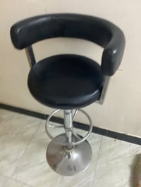 كرسي للبيع نظيف كلش السعر ٣٠ وبي مجال المكان بغداد الشعلة شارع ستين ال...