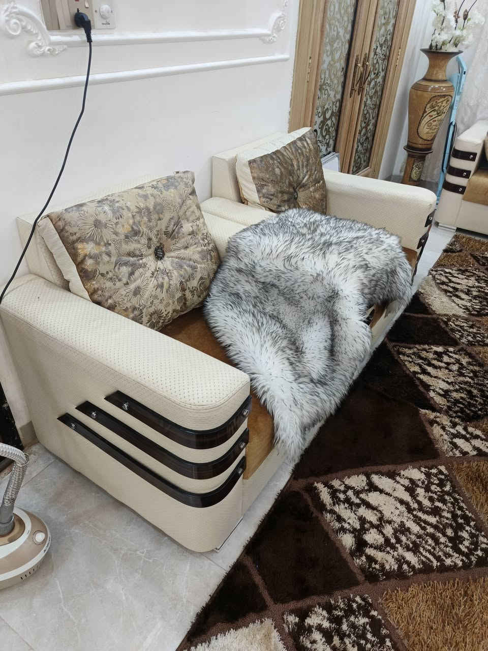 متاح 
طخم تركي مستعمل ١٠ نفرات بحالة جيدة . 
السعر ٢٥٠ ألف بيه مجال بسيط 
للتواصل والاستفسار ***********
